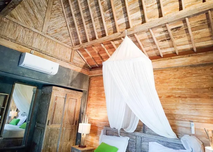 Tangkas Wooden House Villa