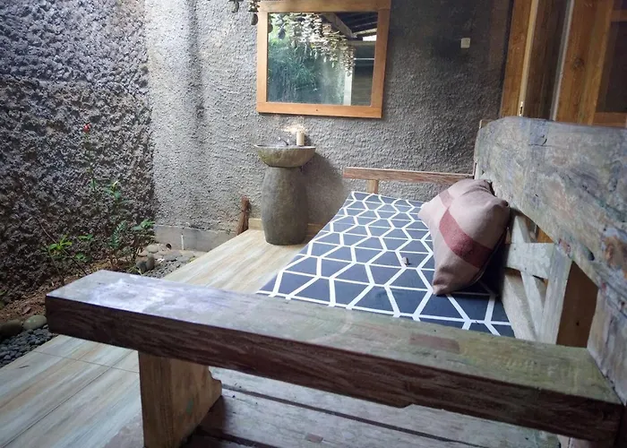 Tangkas Wooden House Villa