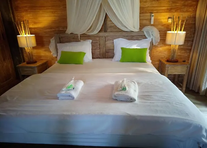 Villa Tangkas Wooden House